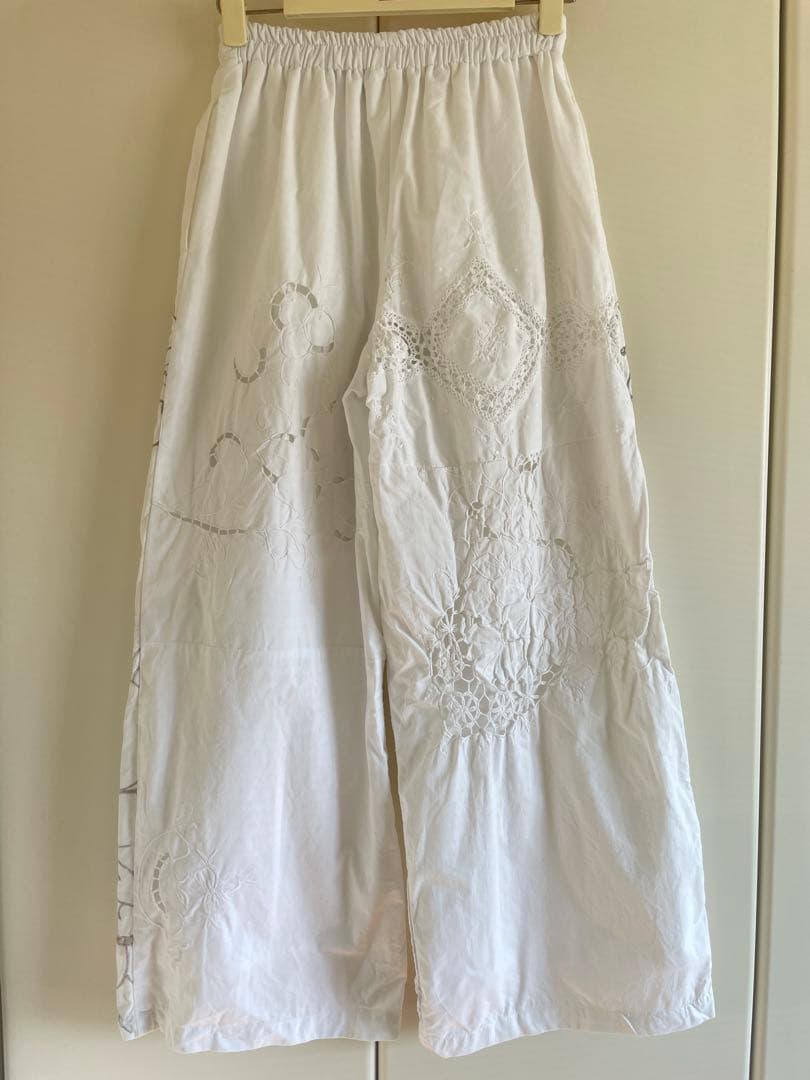 【新品】ヴンテージクロスリメイクパンツ　パッチワークパンツ　全裏地付き　ピンク花