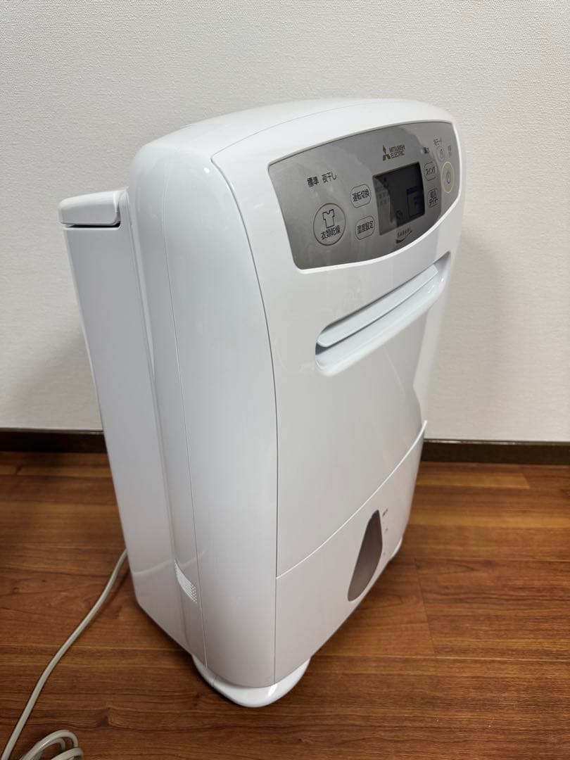【美品】三菱衣類乾燥除湿機 MJ-P180WX-W さらり PRO 2024年製