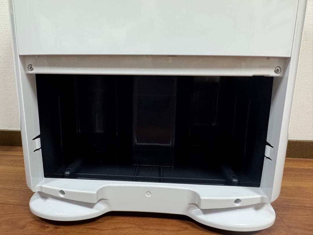 【美品】三菱衣類乾燥除湿機 MJ-P180WX-W さらり PRO 2024年製