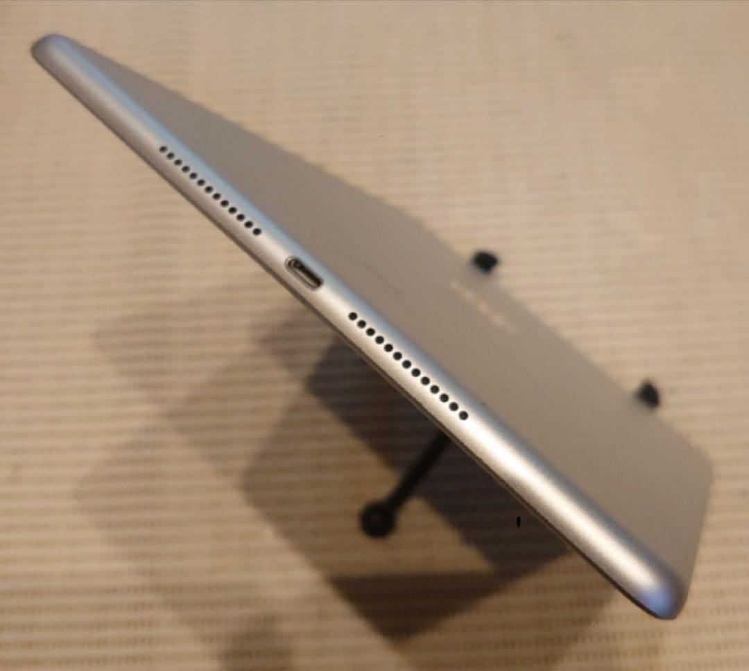 4FEMD動作品SIMフリーiPad第7世代本体32GB送料込ジャンク品