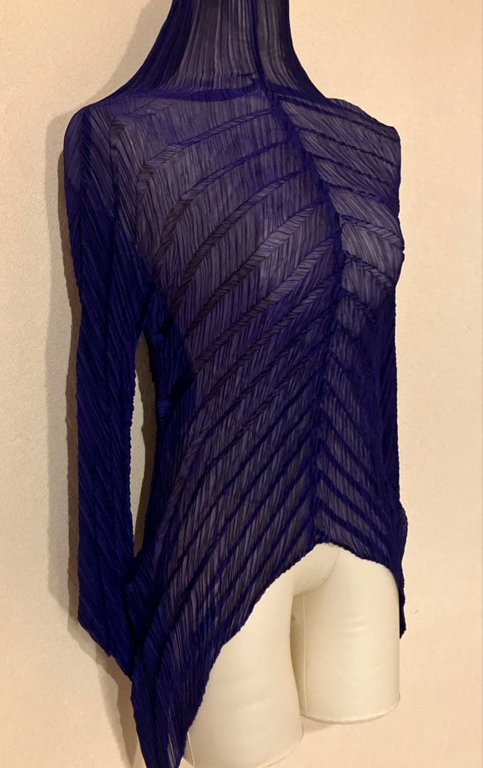 美品　イッセイミヤケ　プリーツプリーズ　ロイヤルブルー　カットソー