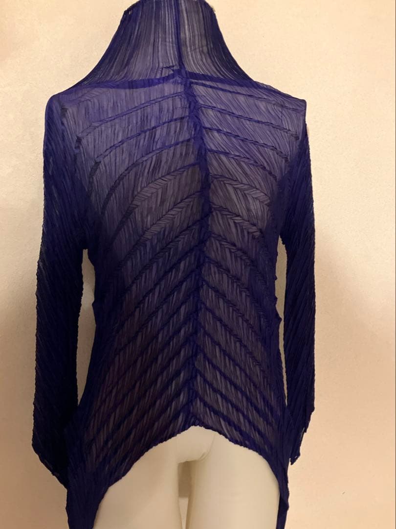 美品　イッセイミヤケ　プリーツプリーズ　ロイヤルブルー　カットソー