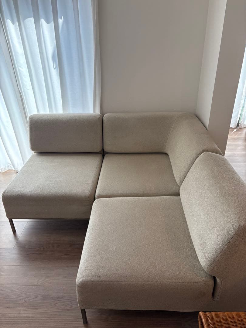 ソファ(写真左)［Bo Concept/ The Conran Shop］