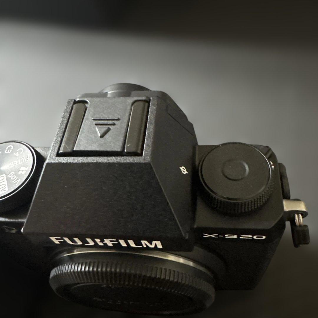 FUJIFILM X-S20 ボディ単体 ( 付属品すべて揃っています )