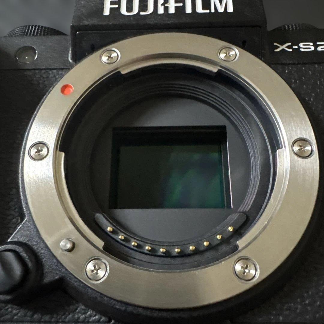 FUJIFILM X-S20 ボディ単体 ( 付属品すべて揃っています )