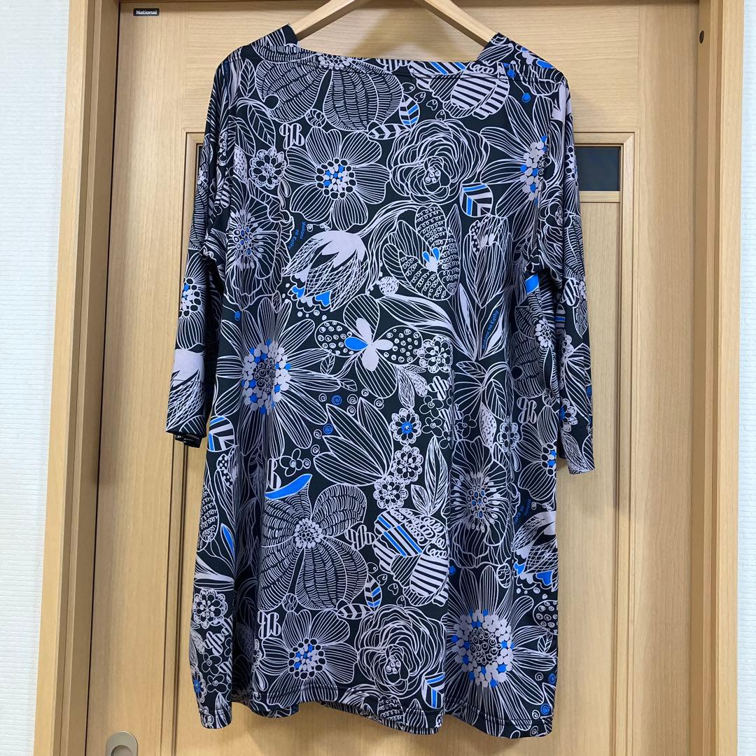 【メイです】　マカナナキャシー花柄 七分袖チュニック　サイズ2