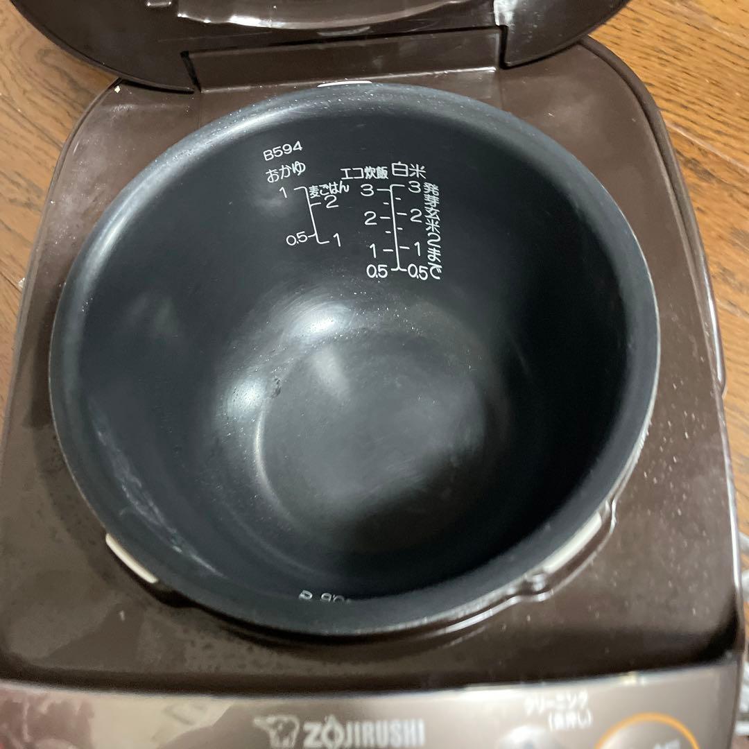 ZOJIRUSHI NP-GK05 炊飯器　『極炊き』