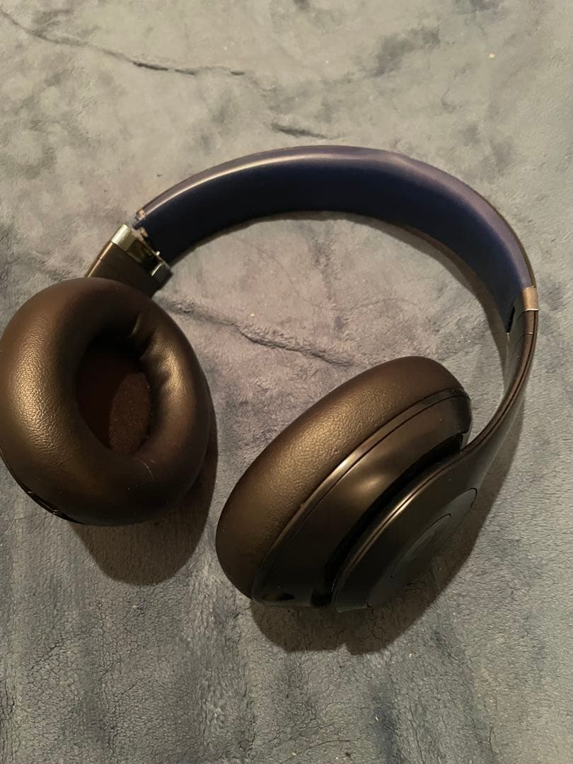 Bluetooth beats ヘッドフォン(入れ物付属品)