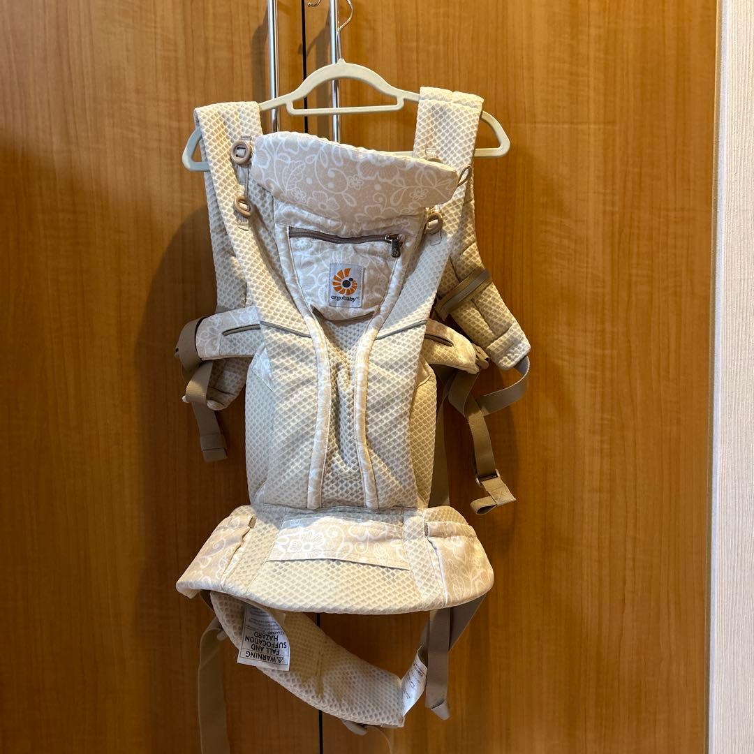 エルゴベビーオムニブリーズ　クリームフラワーレース