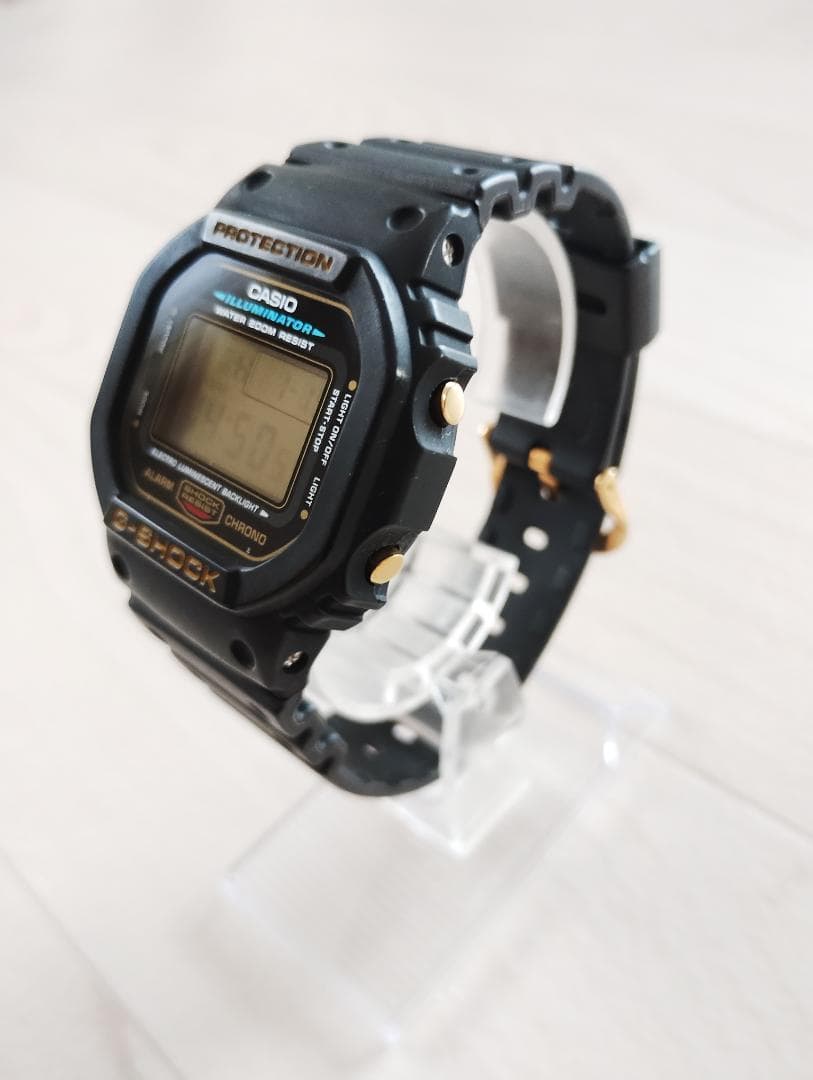CASIO G-SHOCK DW-5600E ゴールド液晶 デジタル腕時計