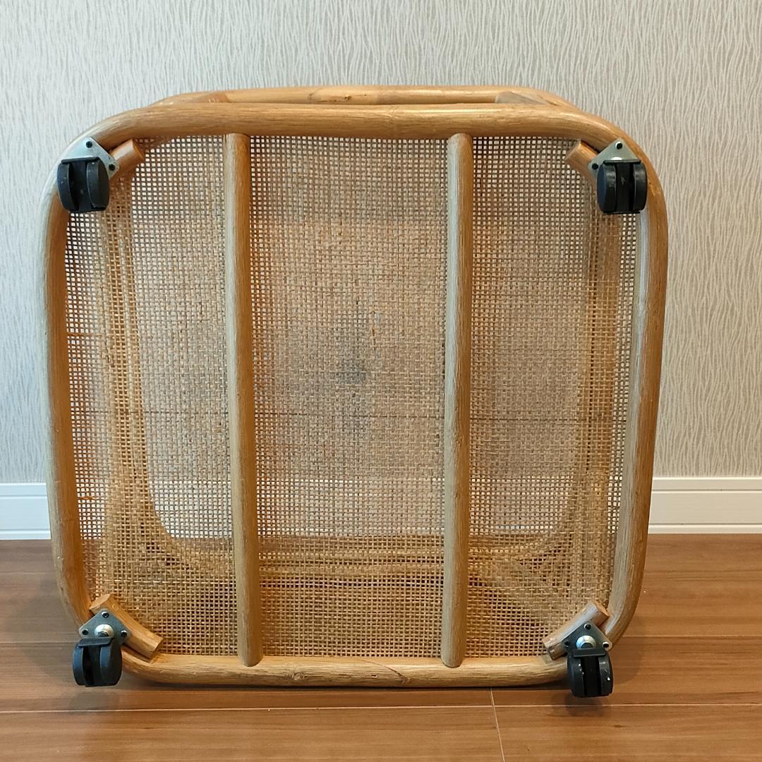 ラタン　ガラステーブル　キャスター付き　コーヒーテーブル