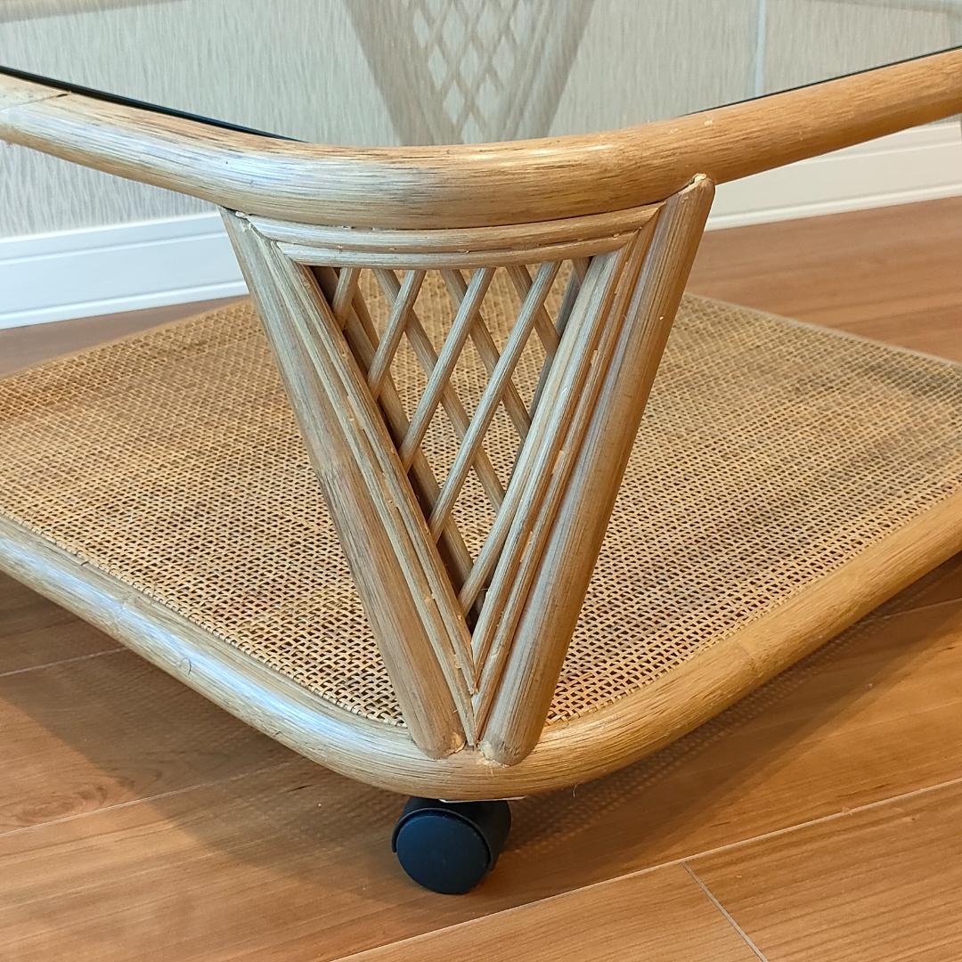 ラタン　ガラステーブル　キャスター付き　コーヒーテーブル