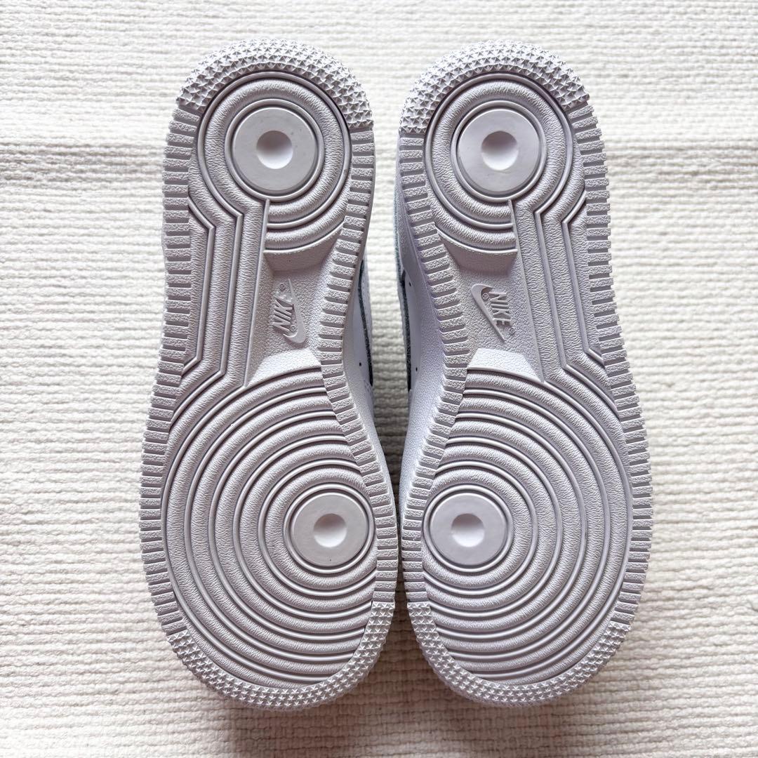 新品 NIKE AIRFORCE 1 LE (GS) 21.5cm