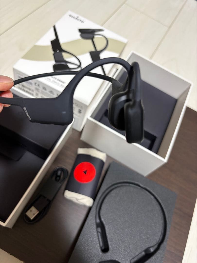 骨伝導イヤホン SUUNTO SONIC オープンイヤー　軽量 IP55防水