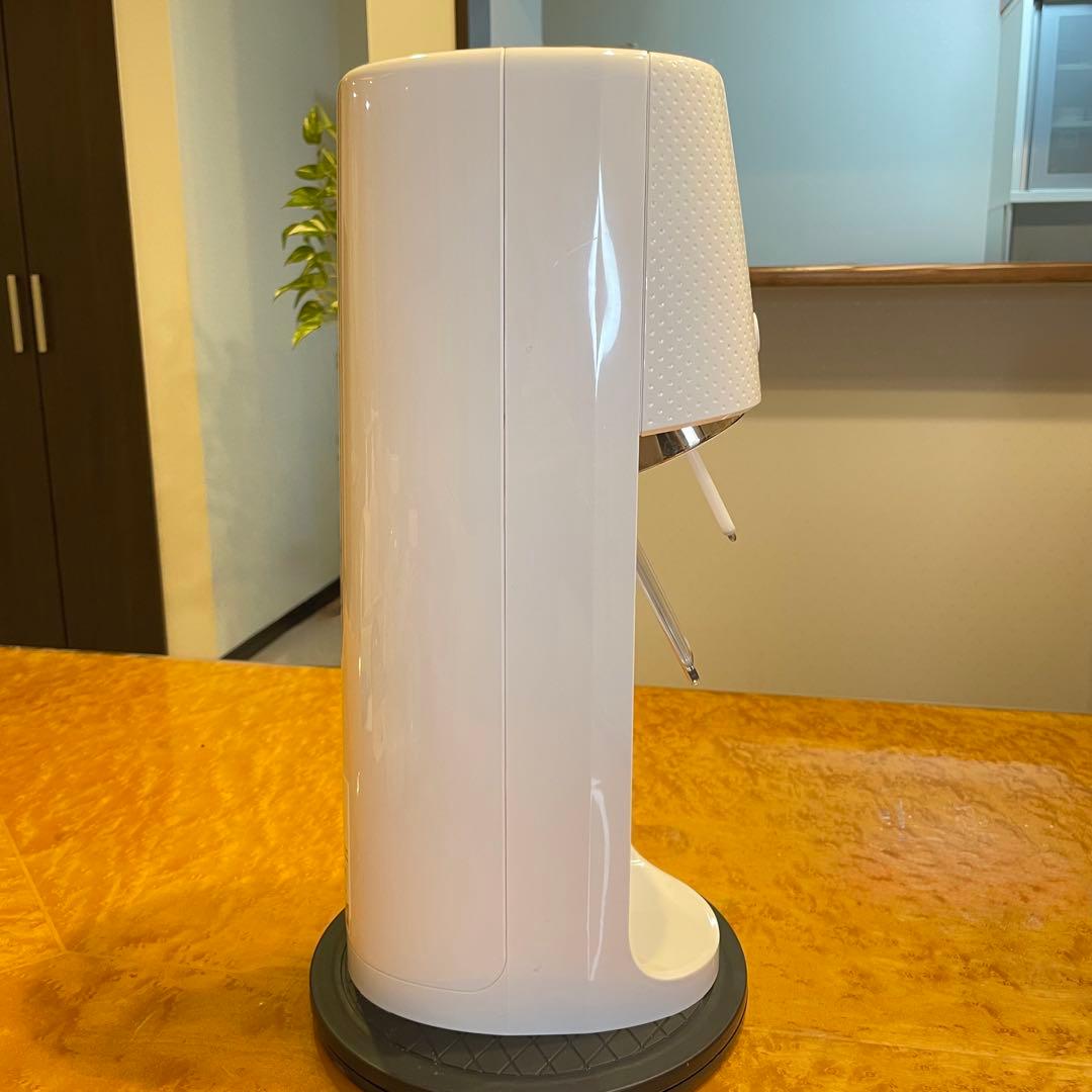 Sodastream One Touch 満タンガスシリンダー2本、ボトル2本