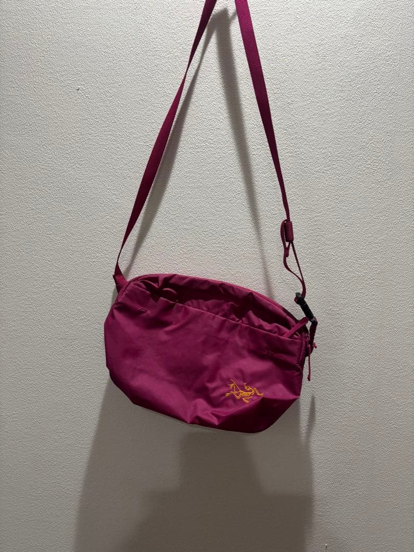 ☆国内正規品☆ヒリアド6 Hilliard 6 Crossbody Bag