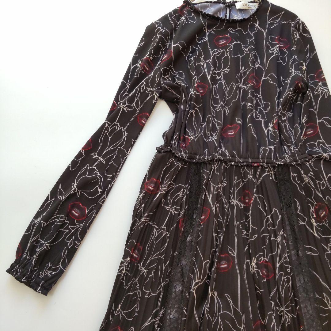 美品 ヴァレンティノ 長袖 花柄 キスマーク柄 レース ロングワンピース 黒