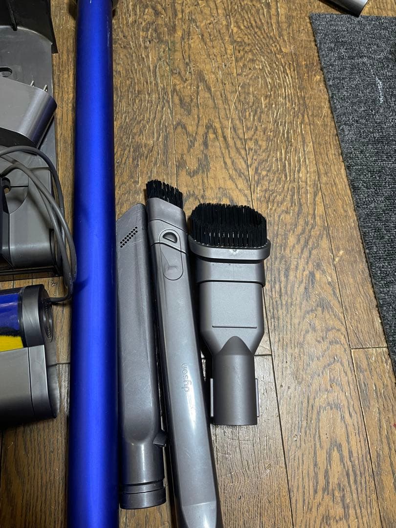 ダイソン V8 ハンディ掃除機