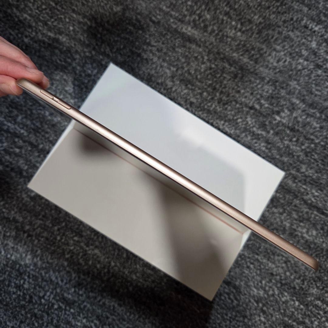 【iPad 第8世代】128GB ゴールド Wi-Fiモデル 10.2インチ