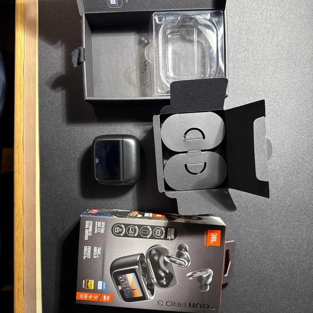 あつ様　JBL Tour Pro 3 ワイヤレスイヤホン