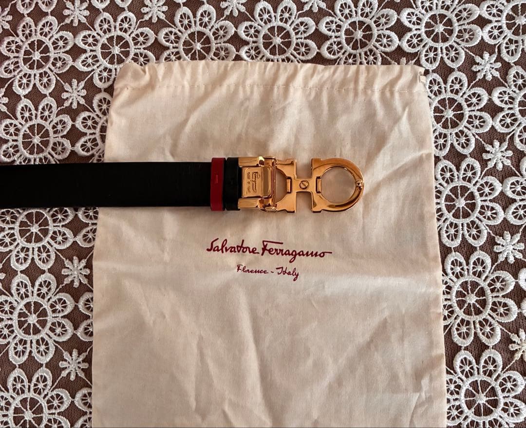 新品美品❗️Salvatore Ferragamo レザー ベルト 赤黒