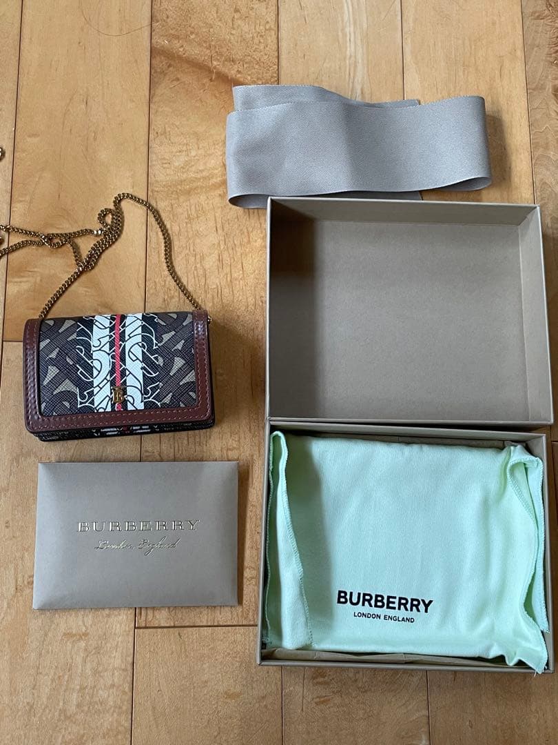 Burberry バーバリー　チェーンウォレット　カードケース　ミニ財布