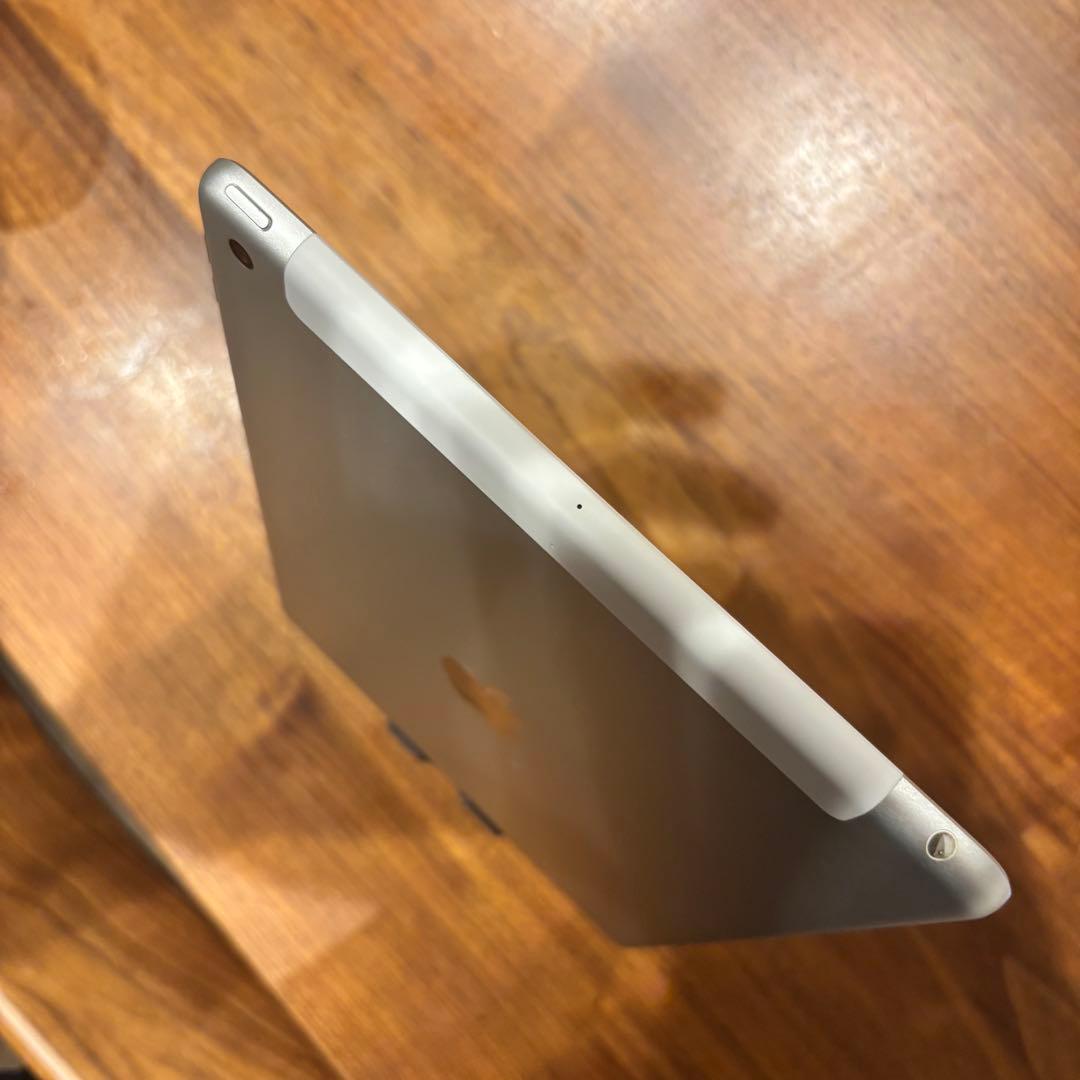 ✨美品iPad 第7世代 128GB WiFi+CellularSIMフリー✨