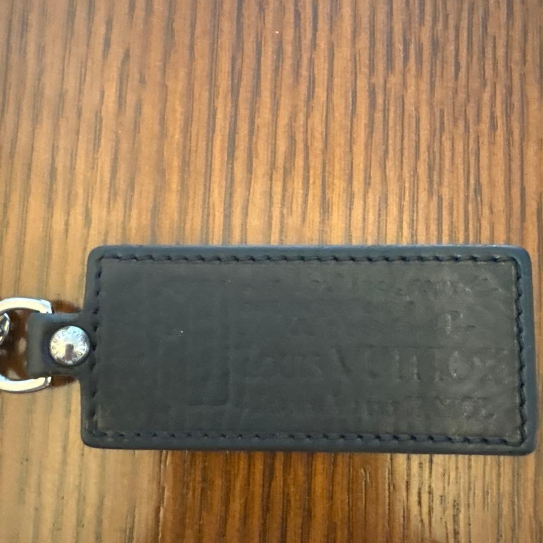 Louis Vuitton ブラックレザーキーホルダー