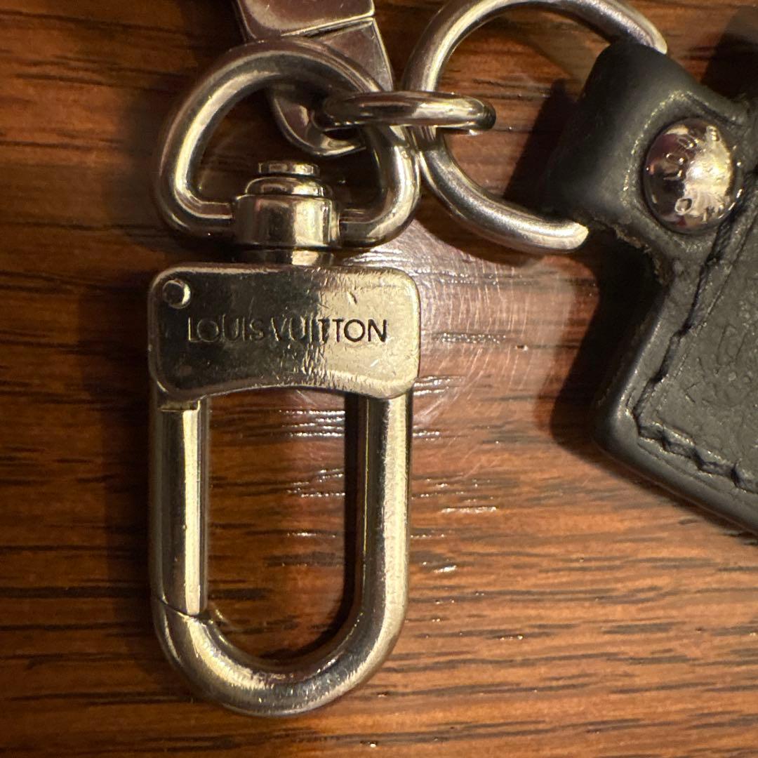 Louis Vuitton ブラックレザーキーホルダー
