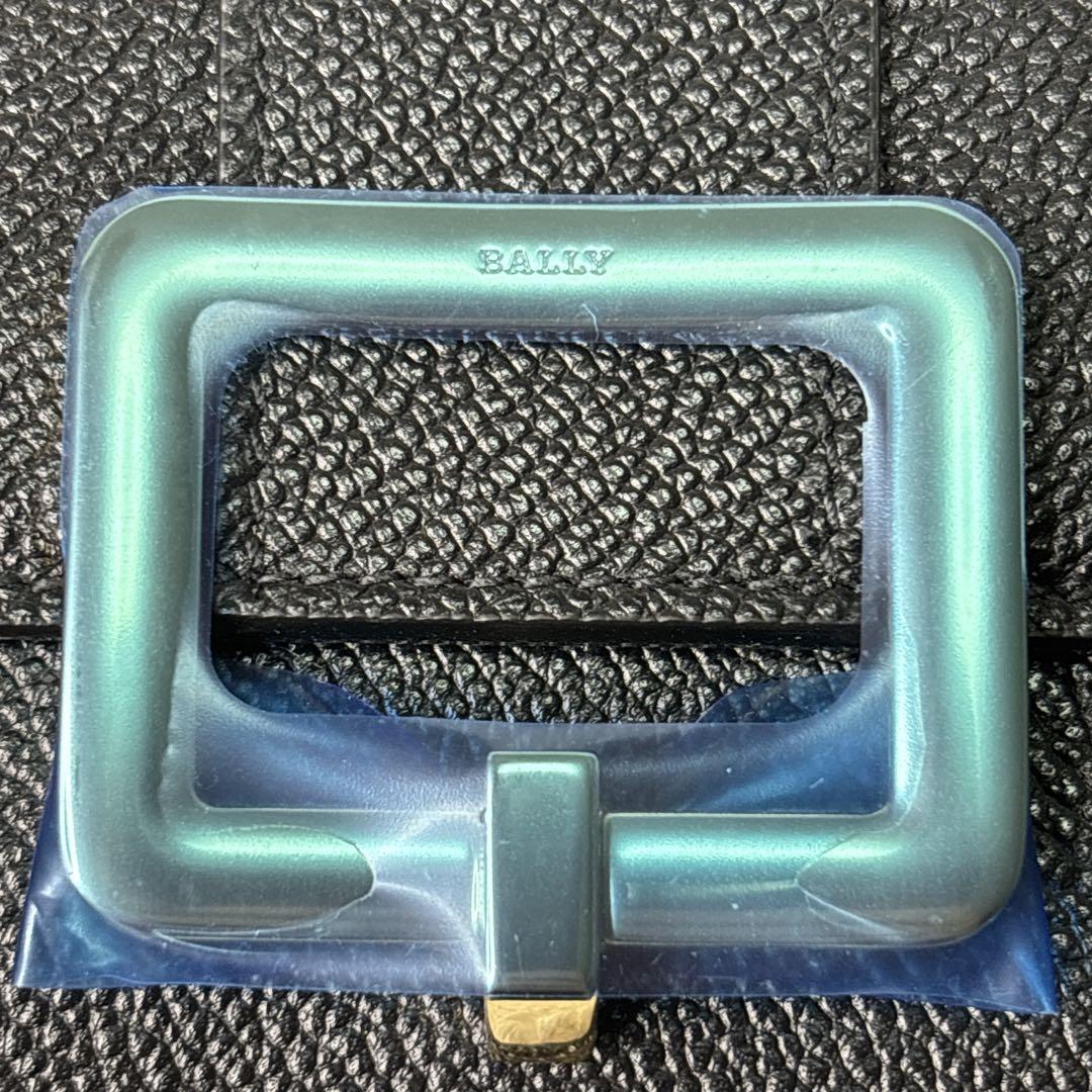 新品　BALLY カードケース　名刺入れ　ゴールド金具　チェーンストラップ