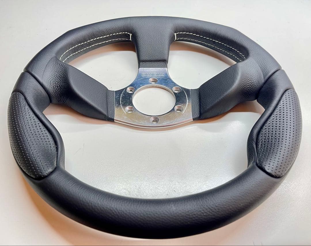 値下げ‼️MOMO COMMANDO 2R 32φ モモコマンド 2R 32cm