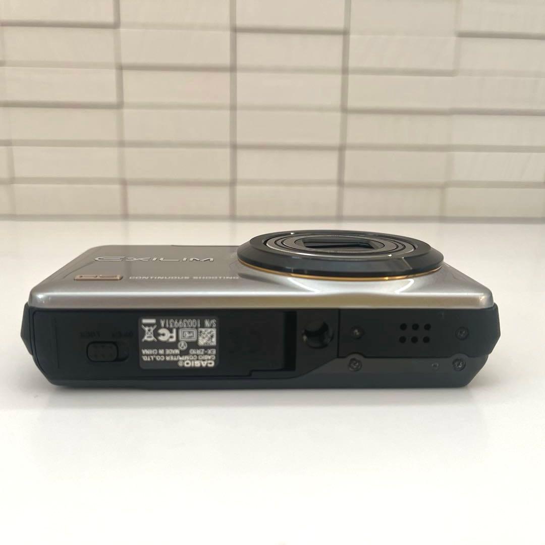 CASIO カシオ コンパクトデジタルカメラ EXILIM EX-ZR10