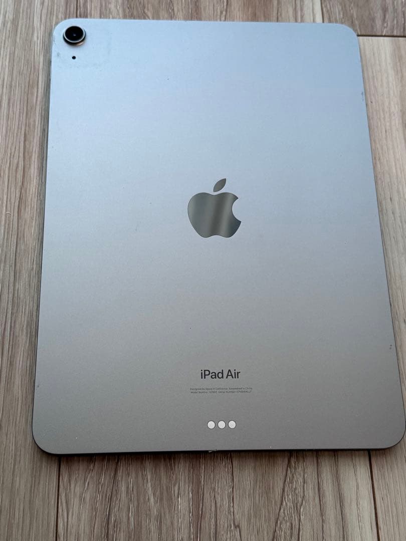 【最終値下げ】2024年発売iPad Air シルバー本体＆キーボードカバー