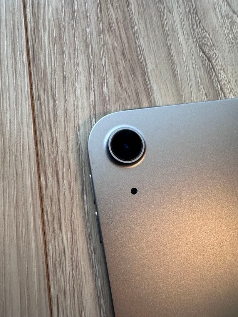 【最終値下げ】2024年発売iPad Air シルバー本体＆キーボードカバー