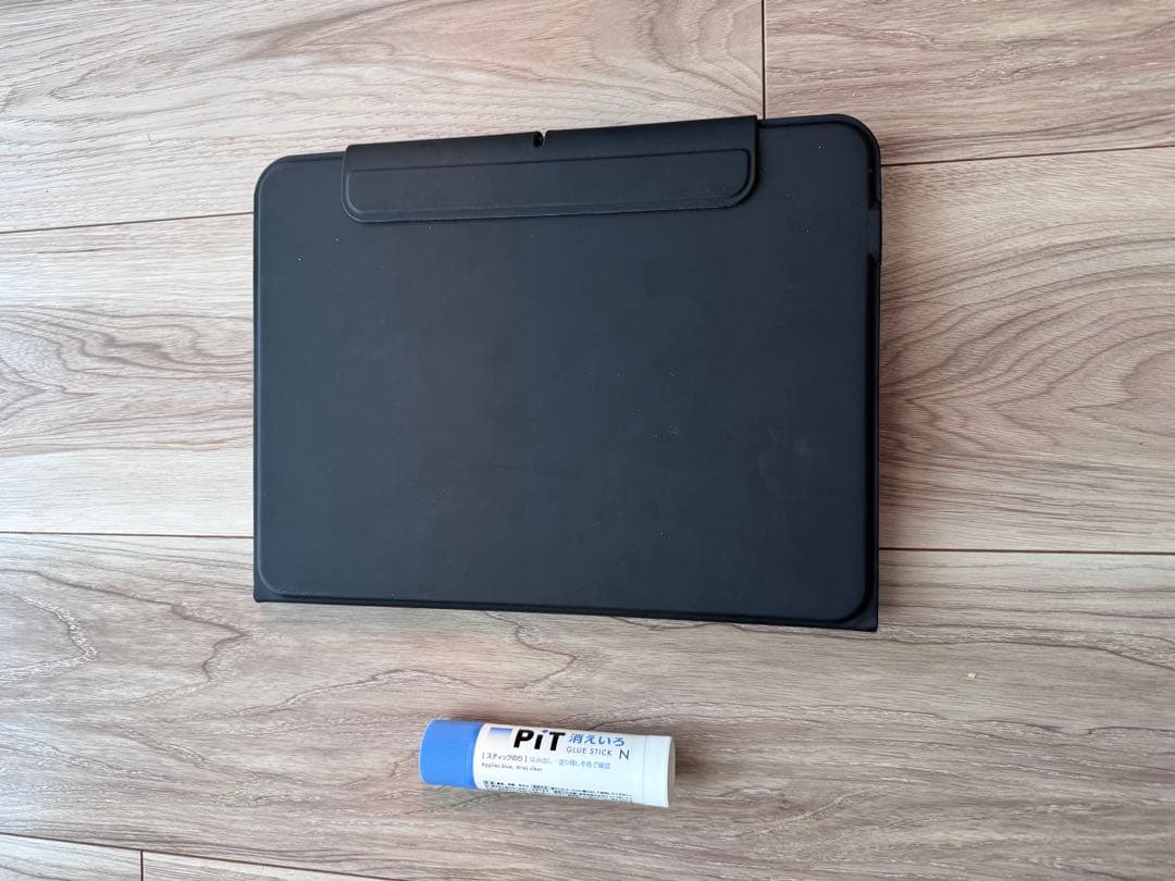 【最終値下げ】2024年発売iPad Air シルバー本体＆キーボードカバー