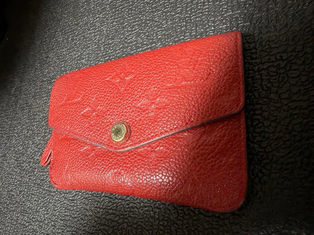 ルイヴィトン モノグラム アンプラント ポシェット クレ レザーケース 赤