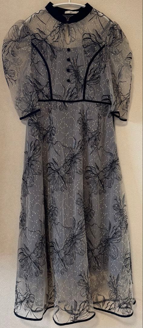 【美品】Leja パイピングハイネック花柄ラメレースワンピースドレス