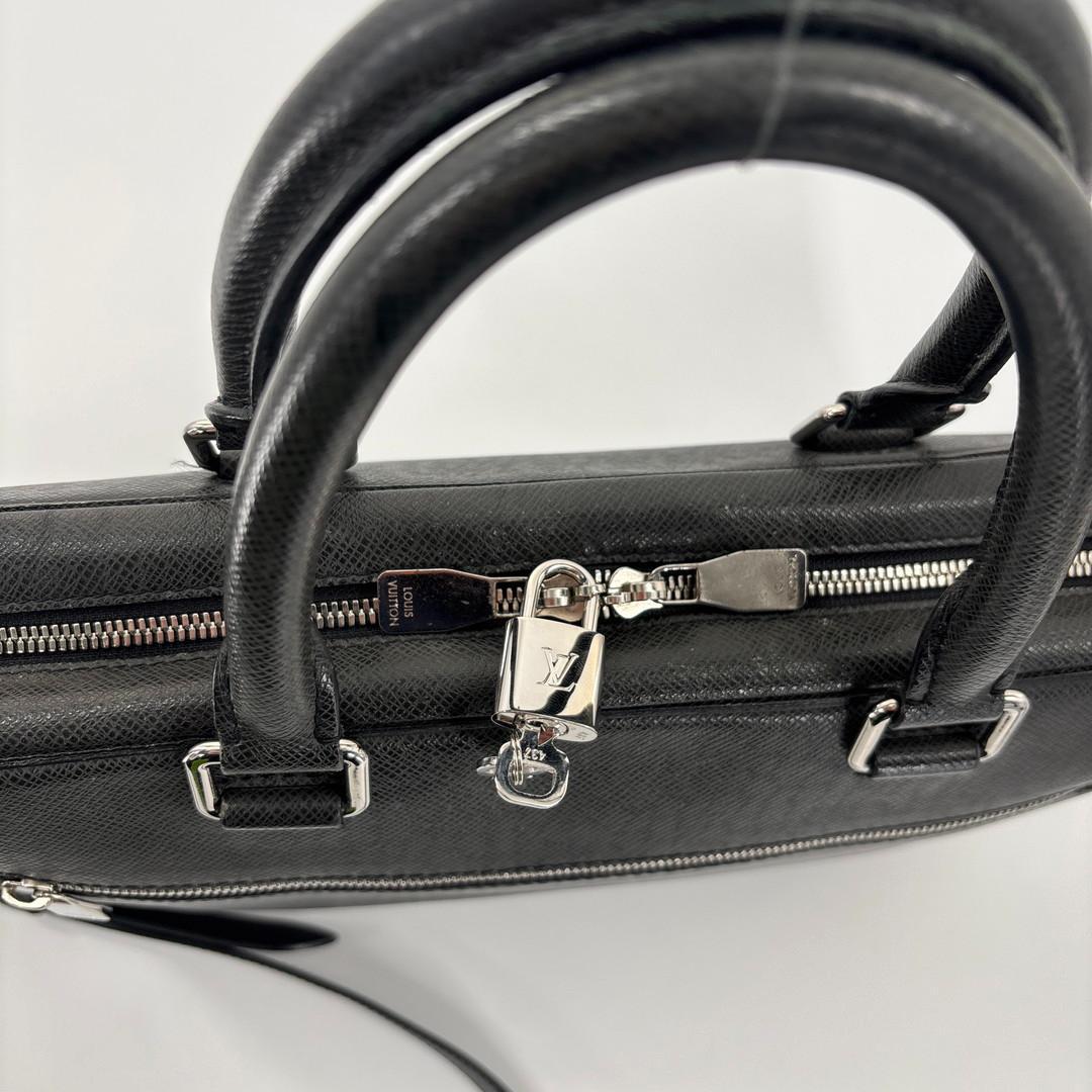 超極美品 ルイヴィトン タイガ ポルトドキュマンビジネス PDB ビジネスバッグ