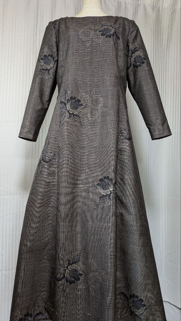 No245 大島紬着物リメイク ９マルキ茶泥大島紬 プリンセスラインワンピース