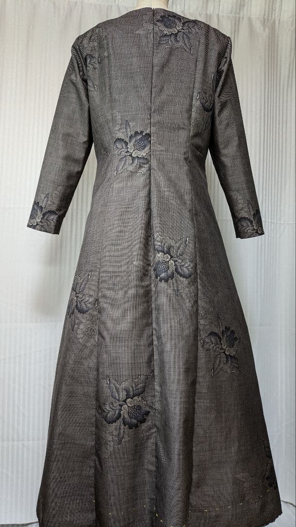 No245 大島紬着物リメイク ９マルキ茶泥大島紬 プリンセスラインワンピース