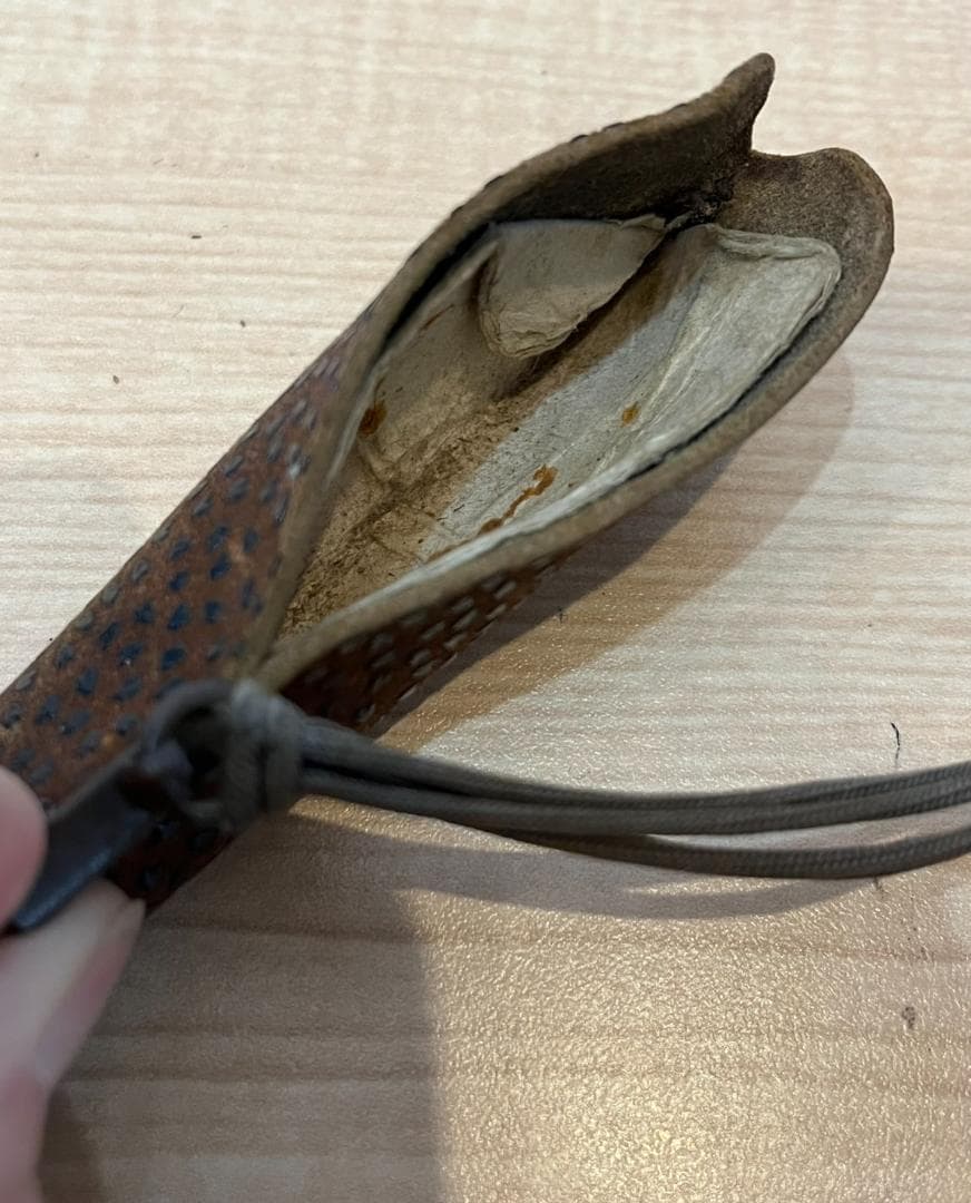 【骨董】【希少】印伝　煙草入れ（刻み煙草入り）、煙管入れ、火付け入れの３点セット