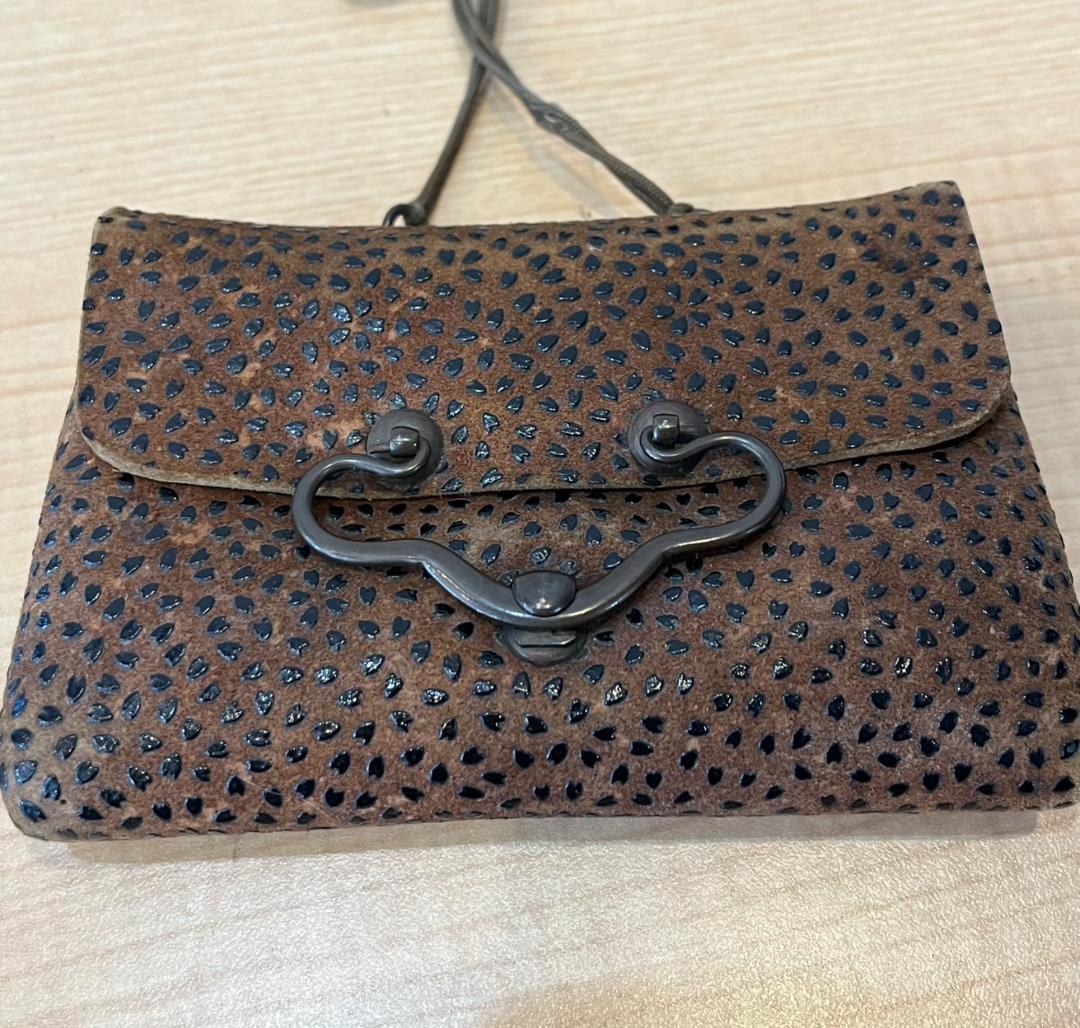 【骨董】【希少】印伝　煙草入れ（刻み煙草入り）、煙管入れ、火付け入れの３点セット