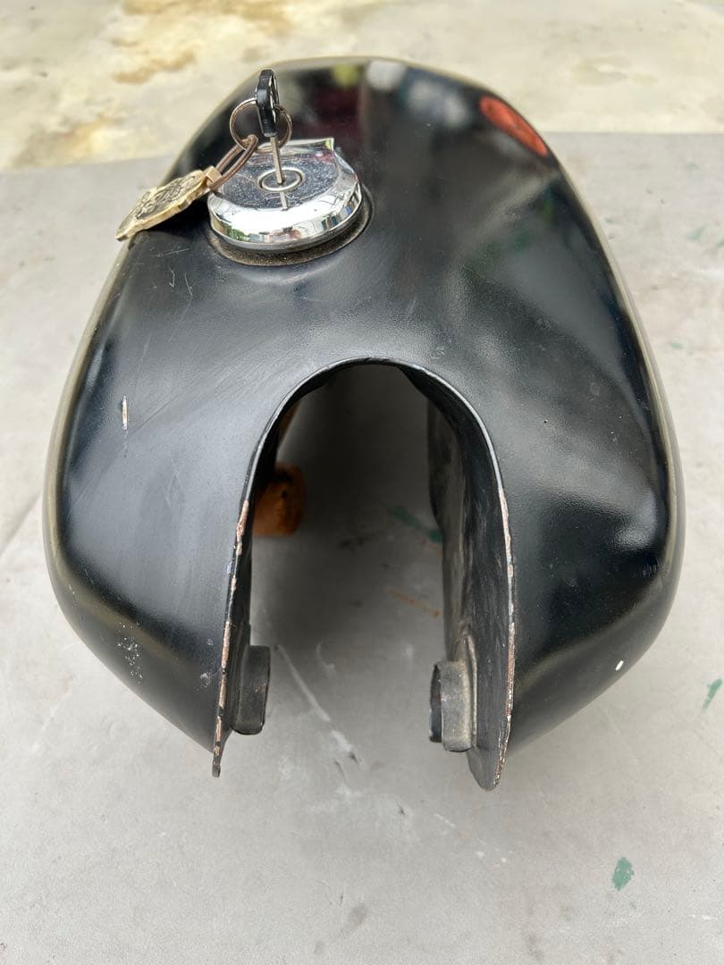 ブラックバイクタンク 鍵付き