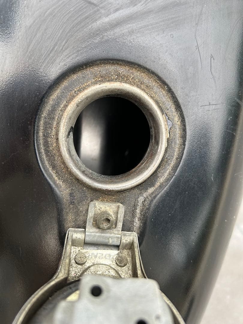 ブラックバイクタンク 鍵付き