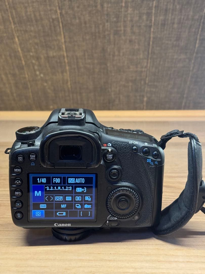 Canon EOS 7D デジタル一眼レフカメラ 本体