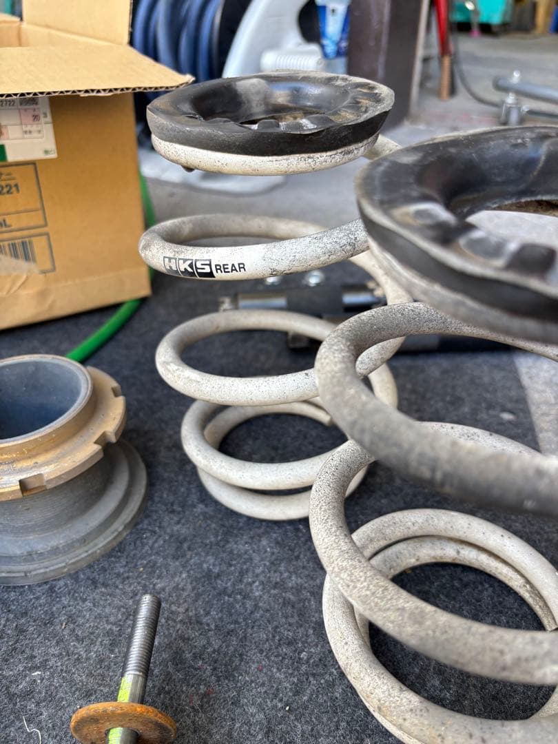 30プリウスHKS車高調ハイパーMAX スタイルX