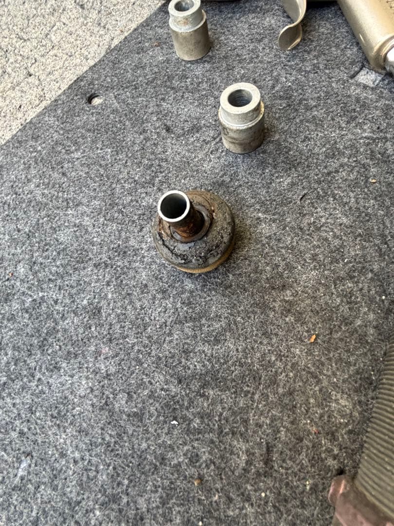 30プリウスHKS車高調ハイパーMAX スタイルX