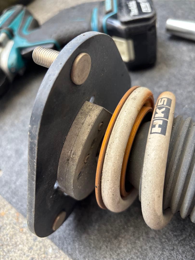 30プリウスHKS車高調ハイパーMAX スタイルX