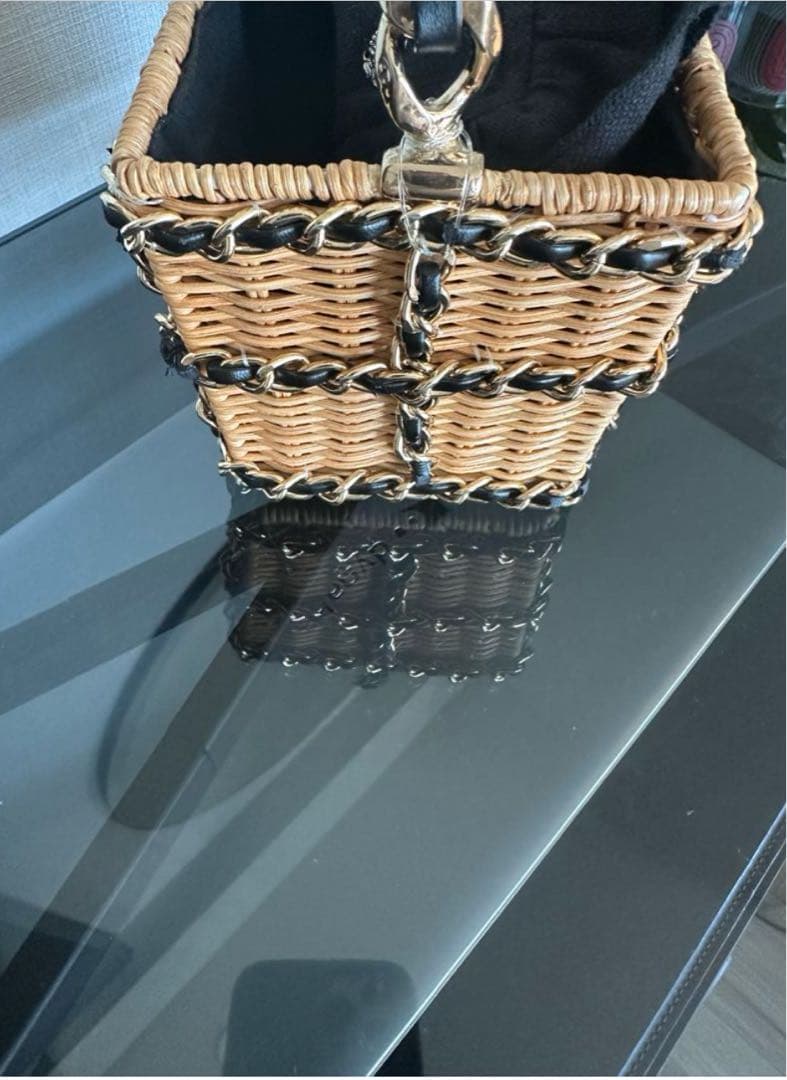 ヴァクトー　カゴバックミニ　美品　(持ち手をテグスにて補強あり)