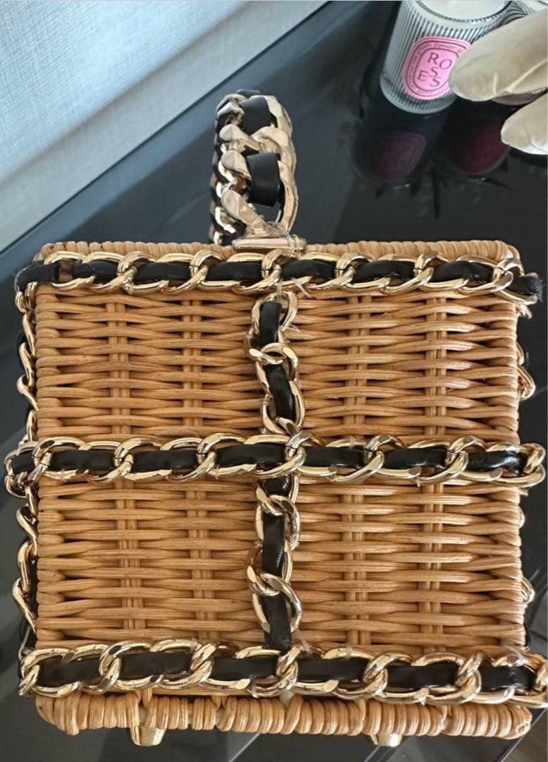 ヴァクトー　カゴバックミニ　美品　(持ち手をテグスにて補強あり)